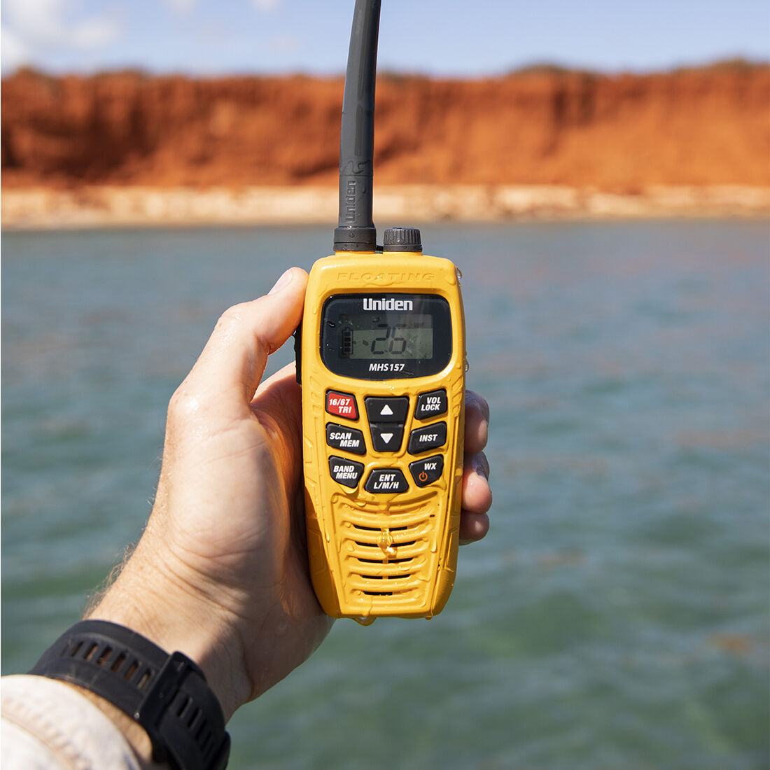 Uniden Dual Band VHF/UHF Radio 5/1W Waterproof MHS157, , scaau_hi-res