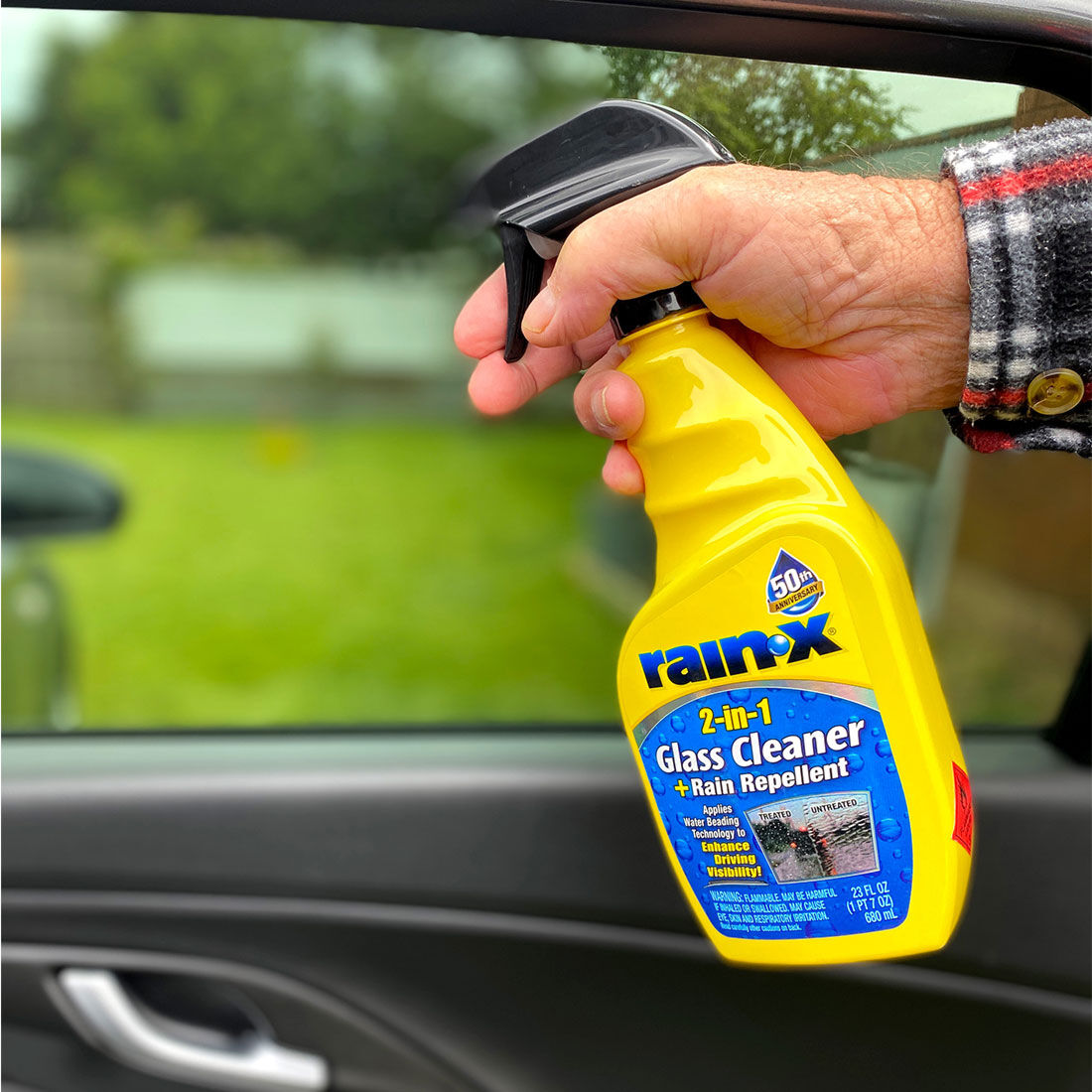 Rain-X 2-in-1 Glass Cleaner 680ml, , scaau_hi-res